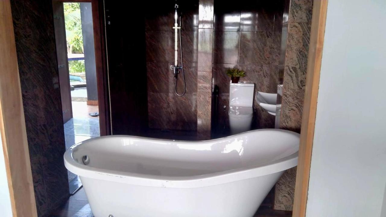 Wild Fortress Hotel Сигирия Екстериор снимка