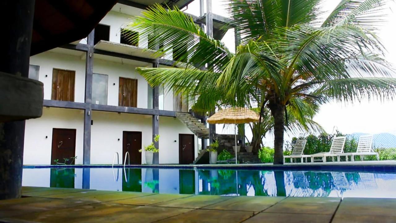 Wild Fortress Hotel Сигирия Екстериор снимка